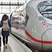 “Ааа, Україна, все ясно”: у Німеччині українку з малечою викинули з потяга через помилку у квитку