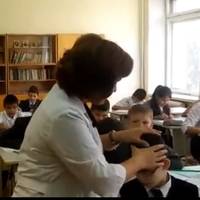 Школярка підчепила воші та загинула, маму з бабусею заарештували одразу: залишилося ще двоє заражених підлітків