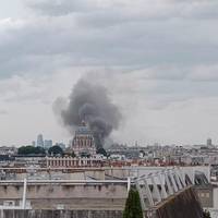 У центрі Парижа стався вибух: обвалилася академія моди, десятки поранені (Відео)