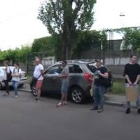 Вийшов у магазин і не повернувся: як співробітники військкоматів “загребають” чоловіків просто на вулиці