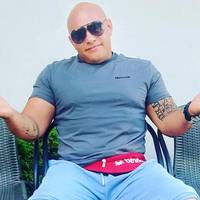 «П’ють пиво і святкують, доки люди в Україні кров проливають», - поляки голосно заговорили про українських чоловіків за кордоном