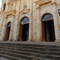 Пара зайнялась сексом просто під дверима церкви: їх зняли на відео