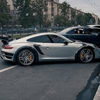 В Україні помітили спорткар Porsche вартістю 400 000 доларів (Фото)