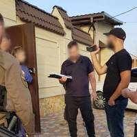 Майже 100 обшуків в 11 областях. У військкоматах викрили масштабну схему ухилення від призову