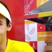 «Сильно треба?». У Харкові працівник піцерії навідріз відмовився обслуговувати українською мовою — відео