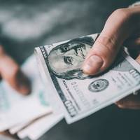 Правила продажу долара змінилися: які нові обмеження діють