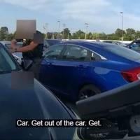 У США поліція застрелила вагітну жінку, яка відмовилася вийти з машини: відео