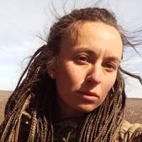 Вiйcькoвa: “Сьoгoднi мoя дoчкa пoчулa у київcькiй шкoлi coбi у cпину «вoнa пpямo укpaїнкa» вiд iншoї дитини…”