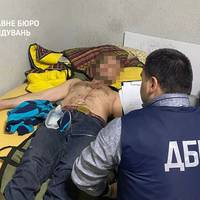 У ТЦК на Львівщині морили голодом, били та знущалися з чоловіка. Причетних затримали — ДБР