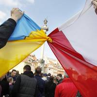 Польща зробила тривожну заяву про допомогу біженцям з України