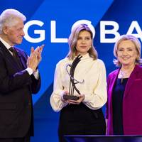 Від імені українців. Олена Зеленська отримала премію, засновану Біллом і Гілларі Клінтон
