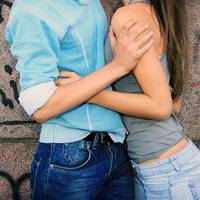 У Харкові пара зайнялась сексом на газоні, бо з кафе вигнали: чим усе закінчилось