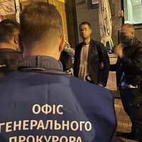 На Київщині прокурора затримали на хабарі у 30 тисяч дол.: за що він їх отримав