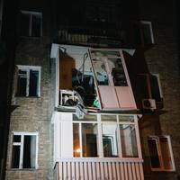 У Києві стався вибух у багатоповерхівці: у квартирі була родина із дітьми (фото)