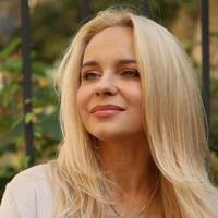 Лілія Ребрик різко відповіла на хейт, що завагітніла, аби чоловік виїхав за кордон: 