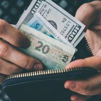 НБУ стрімко підвищив курс долара: вперше за тривалий час