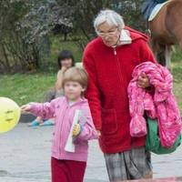 У Чернігові суд постановив відібрати доньку в найстаршої матері України: цього просила дитина