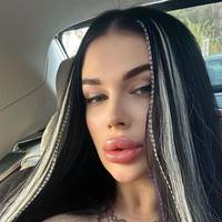 Три квартири у Києві, шуби, діаманти та особистий водій: як живе відома відьма з шоу 