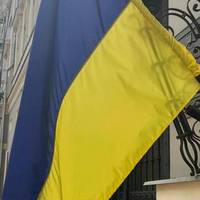 В Одесі п’яний 18-річний хлопець розірвав прапор України: фото