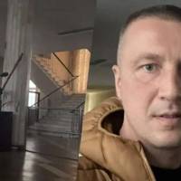 Правцівники Житомирської ОВА втікли з робочого місця через чорний вхід від ветерана війни через 77 мільйонів