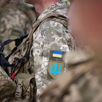 В Україні продовжили воєнний стан та мобілізацію: Зеленський підписав законопроєкти