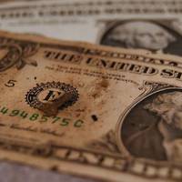 ПриватБанк змінив правила обміну старих доларів: за що тепер потрібно платити