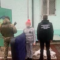 Одягнув рожеву шапку, аби здаватися дитиною: на Закарпатті ухилянт вчетверте 