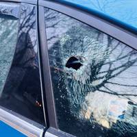 Відомому українському співаку побили машину у Польщі