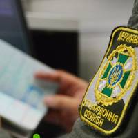 Посилення контролю за виїздом багатодітних та чоловіків з інвалідністю за кордон: що пишуть у мережі та що кажуть прикордонники