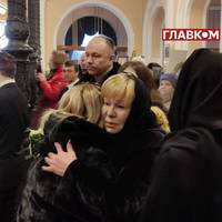 Щемливе прощання рідних із Білоножком