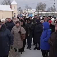 Українські жінки бунтують через подорожчання комуналки: віддаємо за каналізацію вже 158 грн