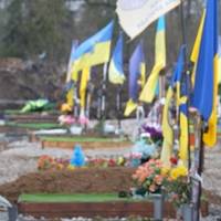 Автопарк та апартаменти на березі моря: власник ритуальної служби у Кривому Розі наживається на родинах загиблих військових