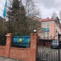 Посольство однієї із країн закликало своїх громадян залишити Україну