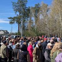 Жителі села під Києвом блокують будівництво військового кладовища: реакція Мінветеранів