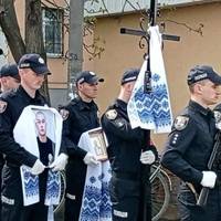 У рідному місті попрощалися з вбитим поліцейським Максимом Зарецьким (Фото)