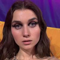 Jerry Heil сама, без alyona alyona, заспівала в Каннах пісню Teresa & Maria, з якою вони посіли третє місце на 