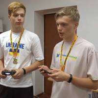 Двоє школярів з Луцька перемогли на Всесвітній олімпіаді геніїв у США: вони винайшли унікального робота