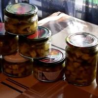 Кожного року готую консервовані кабачки з часником, які дуже нагадують гриби