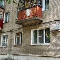 Коли я побачила, як живуть свати – нарешті зрозуміла, чому вони мене до себе так не хотіли запрошувати. Ще й інтелігенція, називається. Під час першого ж знайомства мене з сином принизили...
