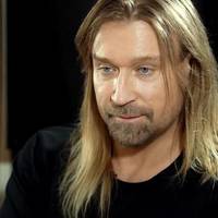 Довго мовчав, а тепер..: Олег Винник заінтригував поверненням на сцену і оголосив про вихід першої за час війни пісні