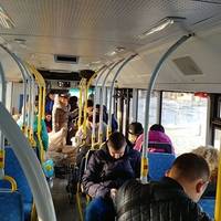 Львів. Ранок. У заповнену маршрутку зайшли представники ТЦК, і тут раптом сталося те, чого ніхто не очікував. Жінка піднялась з переднього сидіння і сказала дуже мудрі слова..