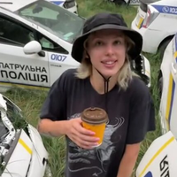 Кладовище поліцейських авто: десятки Toyota Prius припадають пилом