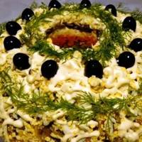 Смачний і гарний салат “Купецький” – покроковий рецепт
