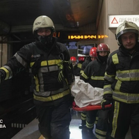 Трагедія в київському метро: чоловік потрапив під потяг, три станції метро зачинено