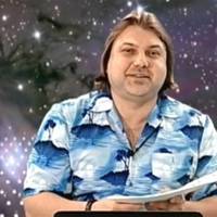 Гороскоп на квітень від Влада Росса: Близнюкам - вигідна пропозиція, Левам - хороший дохід