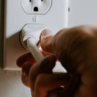 Перехід на 230 вольт: що буде зі старою проводкою та побутовою технікою