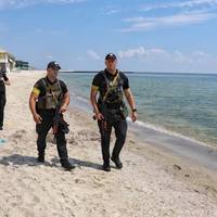 У Затоці на пляжі підірвалися дві людини: подробиці