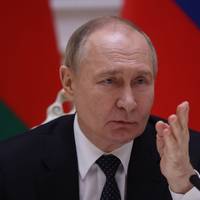 Знову перепише історію? Путін обурився і хоче 