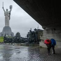 Київ накрив град з грозою: в окремих районах затопило вулиці