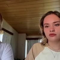 Після критики перервала ефір. Мати української моделі Марії Ковальчук, яку покалічили у Дубаї, відповіла, чому дала інтерв'ю Собчак